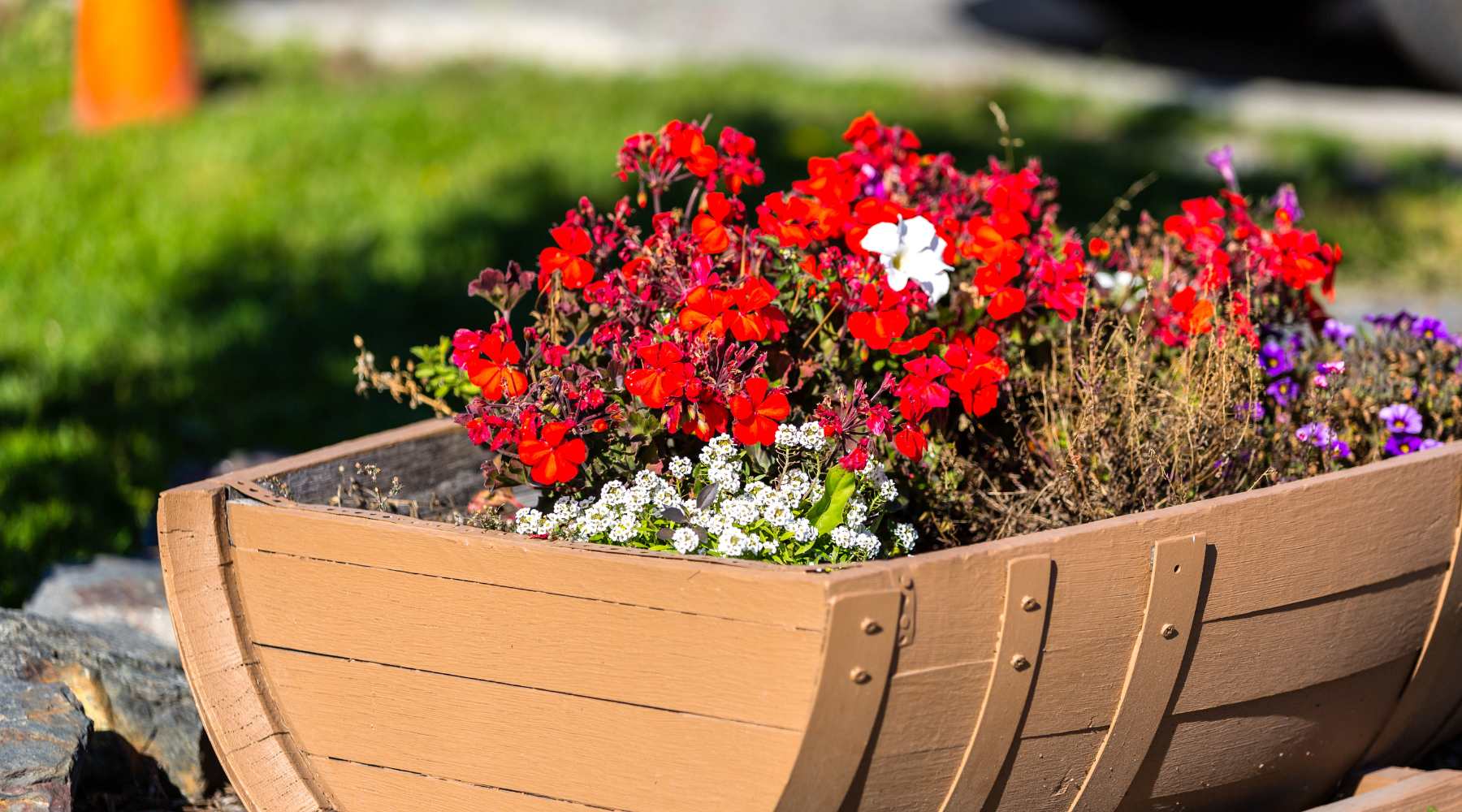 Inspiring Wooden Planter box Ideas for Your Garden - Home And Hues