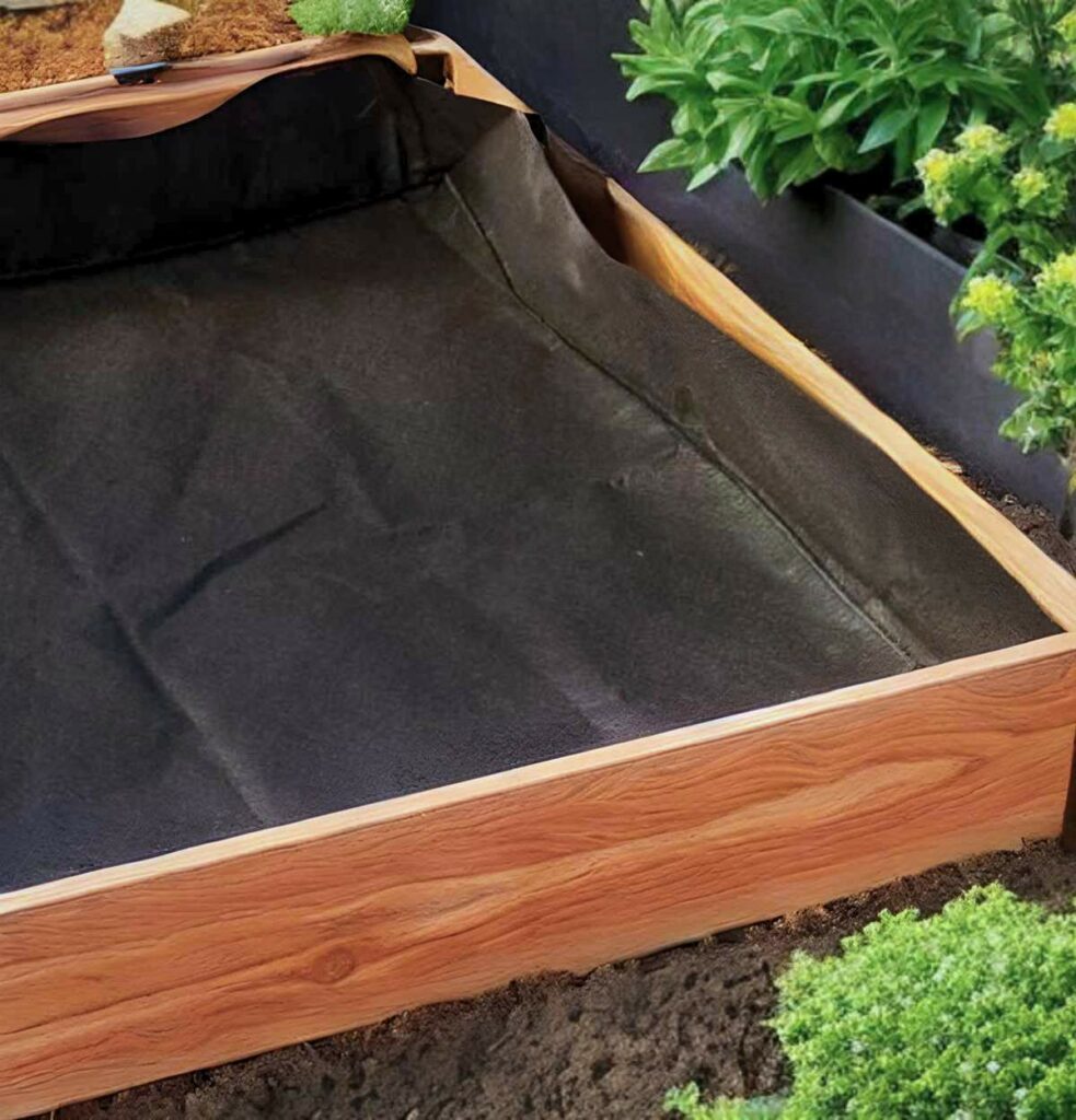 Choosing Liners for Wooden Planter Boxes (Types and How To Line) Home And Hues